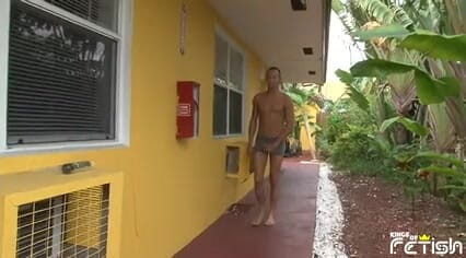 Gay Diaries: Lucky tattooed guy gets his shaved dick sucked outdoor by...