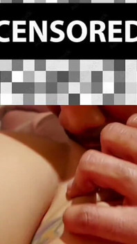 Asain thot non può succhiare il cazzo quindi le insegno e poi la scopo