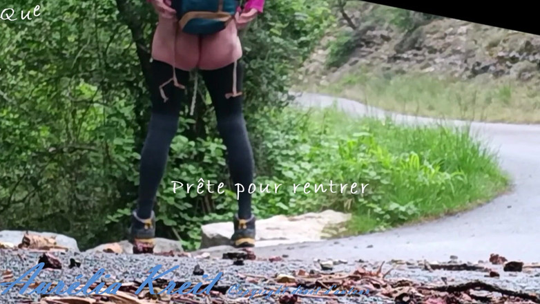 Aureliakreit: 徒步旅行中的变性人在drme中炫耀