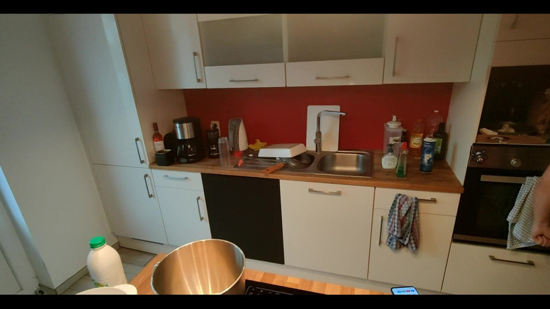 Snauwflake: The Naked Kitchen: Pancake Challenge Bare Cooking