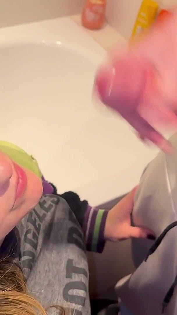 DivinaMaruuu: Cleaning Busty Slut Sucks Two Cocks and Swallows Milk