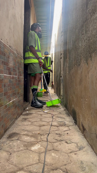 Dickofpolicy: Bagno pubblico