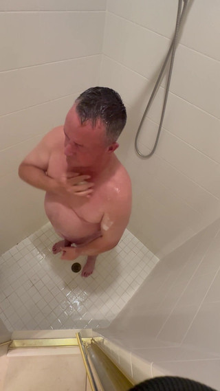 GottaLuvBB: शॉवर में कैमरा