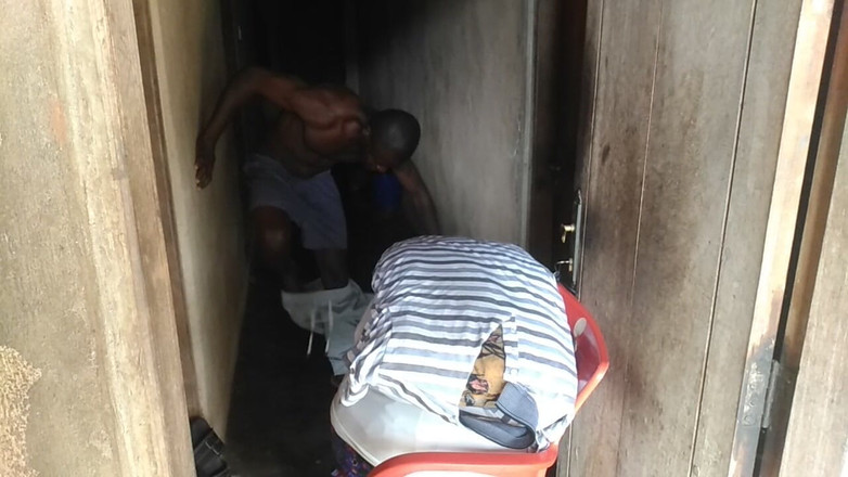 Moviesporn1: 我正在等待我的女朋友来我家