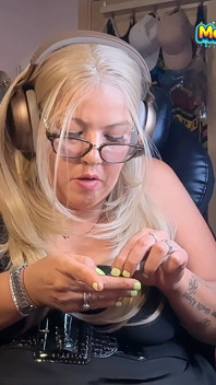 Good Night Goddess - Chain Smoking and Unwinding