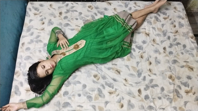 Your Preeti: Přírodní kozy Krásná indická žena v domácnosti zapojená do erotického hardcore...