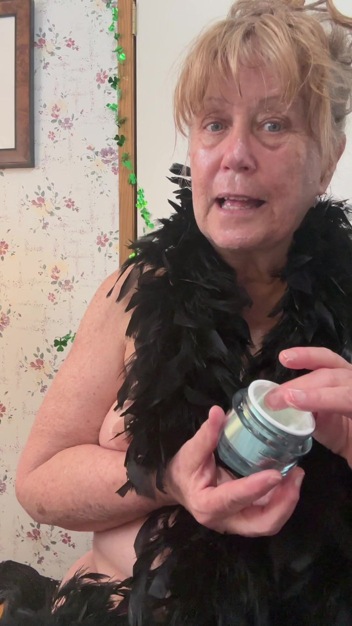 Big Ass 4 U: Чекаю твого крему на моєму обличчі