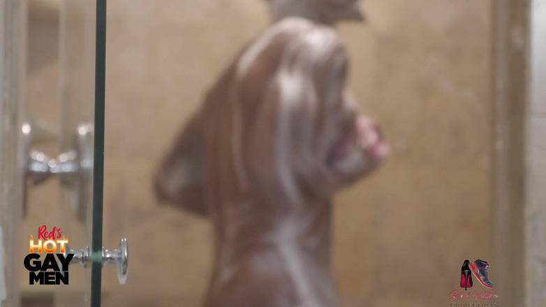 Reds Hot Gay Men: Tachinare solo la duș