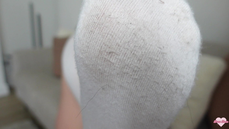 Brea Rose: 出汗的继妹足交