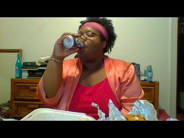 Sweety Racine: Cheeseburger Chompin ' Kočka