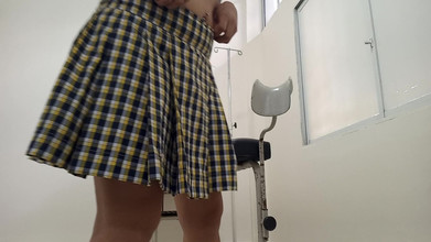 Martin13: La studentessa si masturba durante l'esame di ginecologia, il medico è...