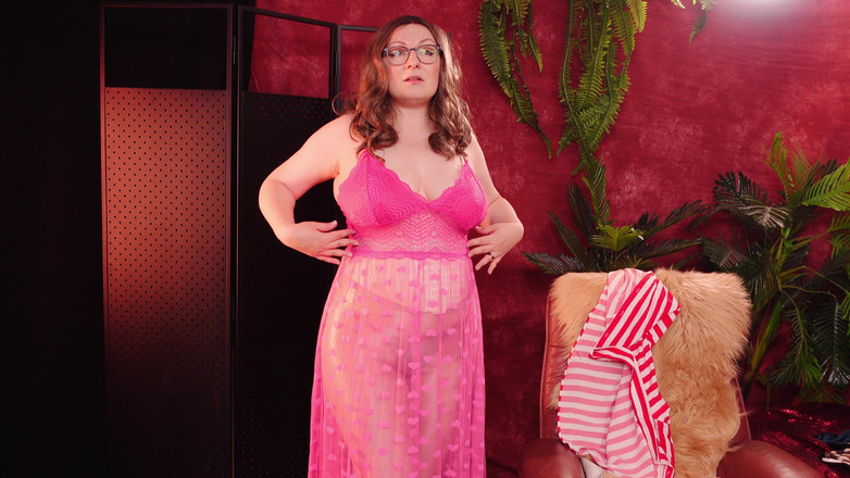 Arya Grander: Try on Haul pro Baculatou MILFku: Krajkové spodní prádlo průhledné šaty