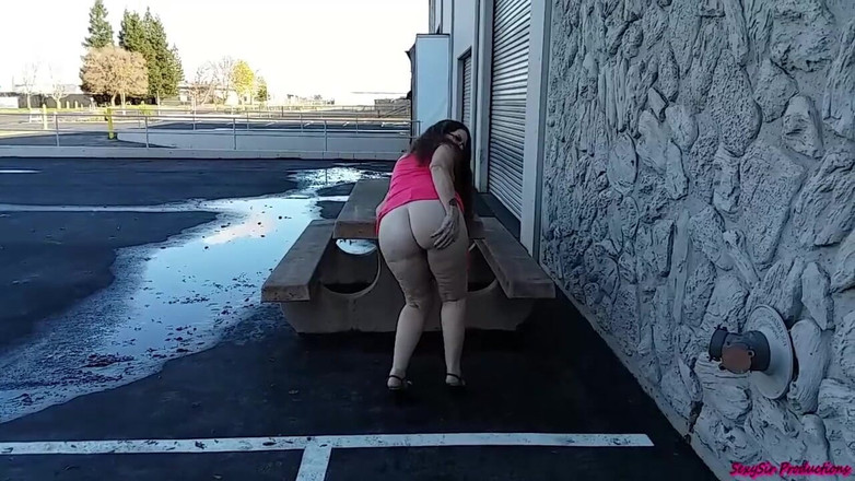 Sexy Sandra N Sir Christopher: Рожева сукня, анальний дражнити