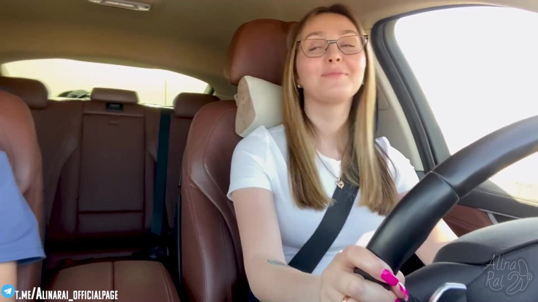 Alina Rai: Děkuji vám kouřením? OK! Nevlastní matka odvádí svého nevlastního syna...