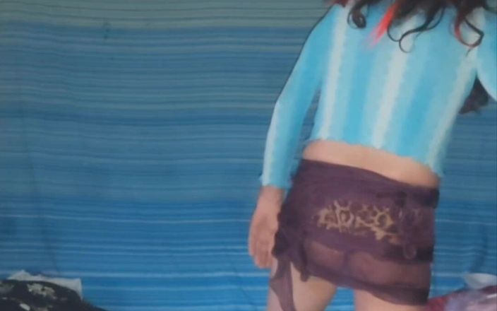Lizzaali: 戏弄并脱下我的裹身裙和老虎短裤