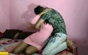 Indian Xshot: Desi Village de 18 ani iubită sex preludiu! Fată nouă desi...
