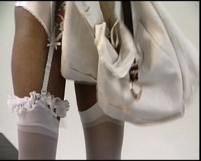 Deutscher hardcore: ドイツ出身のエボニー・ベイブが写真キャスティングでポーズをとる