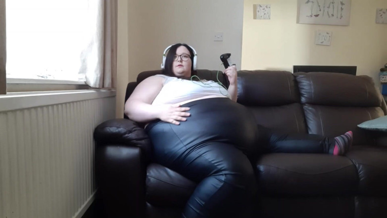 SSBBWLadyBrads: Awek montel SSBW seluar kulit baru dan video perjudian