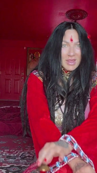 Busty Goddss Jenevieve Hexxx Belly Dances and Shows Her Amazing Curves!