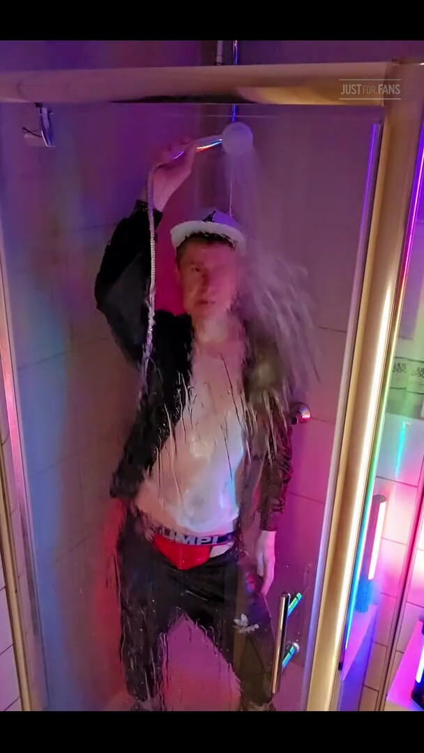 Roman Heart: Shower Dance