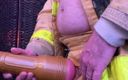 charli: Brandweerman fleshlight plezier en klaarkomen