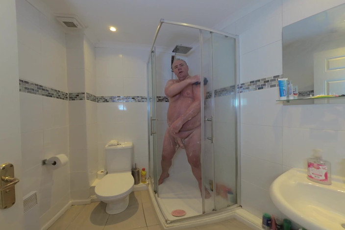Solo Male VR180 Billy the Bear: Vr180 Getting Soapy in the Shower