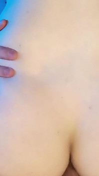 Amatoare sexy Holokitty care are parte de pulă pe videoclip pentru prima dată