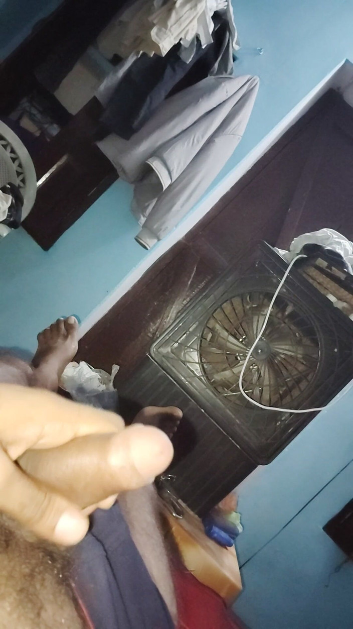 Xxxboyengi: Гаряча дезі хлопець мастурбує