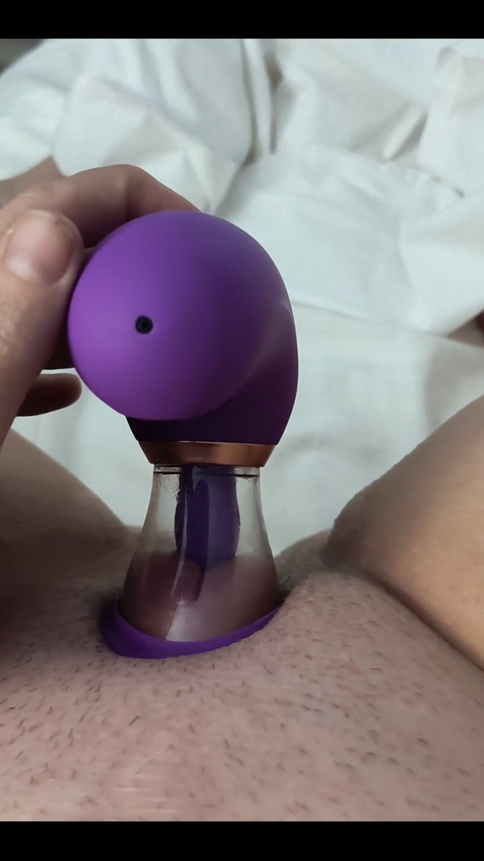 TheKinkyPwrLftr: 내 장난감을 좋은 작은 창녀처럼 제어하는 동안 자신을 녹음하라고 말했습니다.