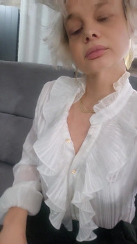 你好，你喜欢我的衣服