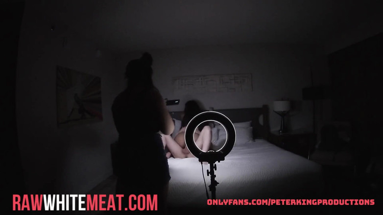 Raw White Meat: Blasian nastolatka uwielbia Bwc Bts