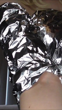Marissa vs. Tinfoil - cảnh bts ngớ ngẩn