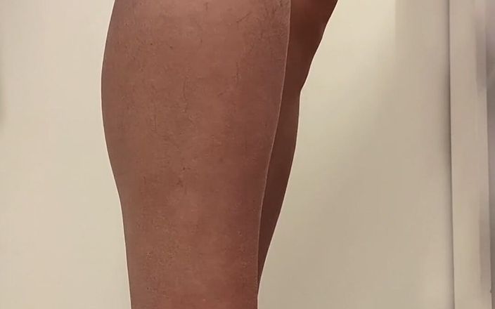 UnderXiaoQiang: Aku lupa pasang lotion, jadi aku harus lakukan ini lagi