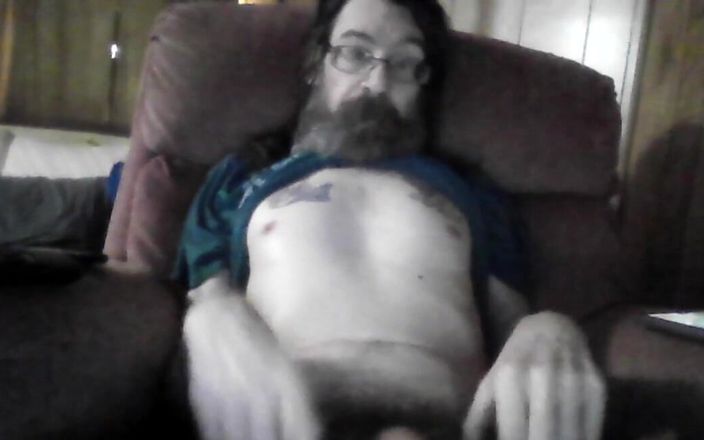 Kinky bisexual guy: 在卧床上撸管并展示我紧致的菊花