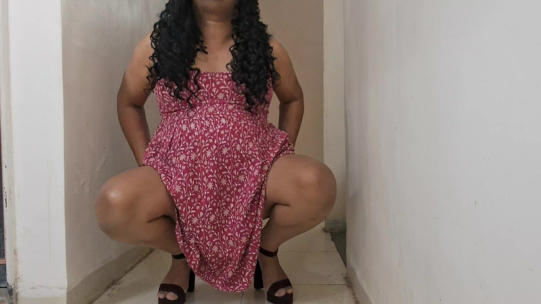 Indiansissychubby: Una bellezza biricchina carina pie ama sborrare e scopare