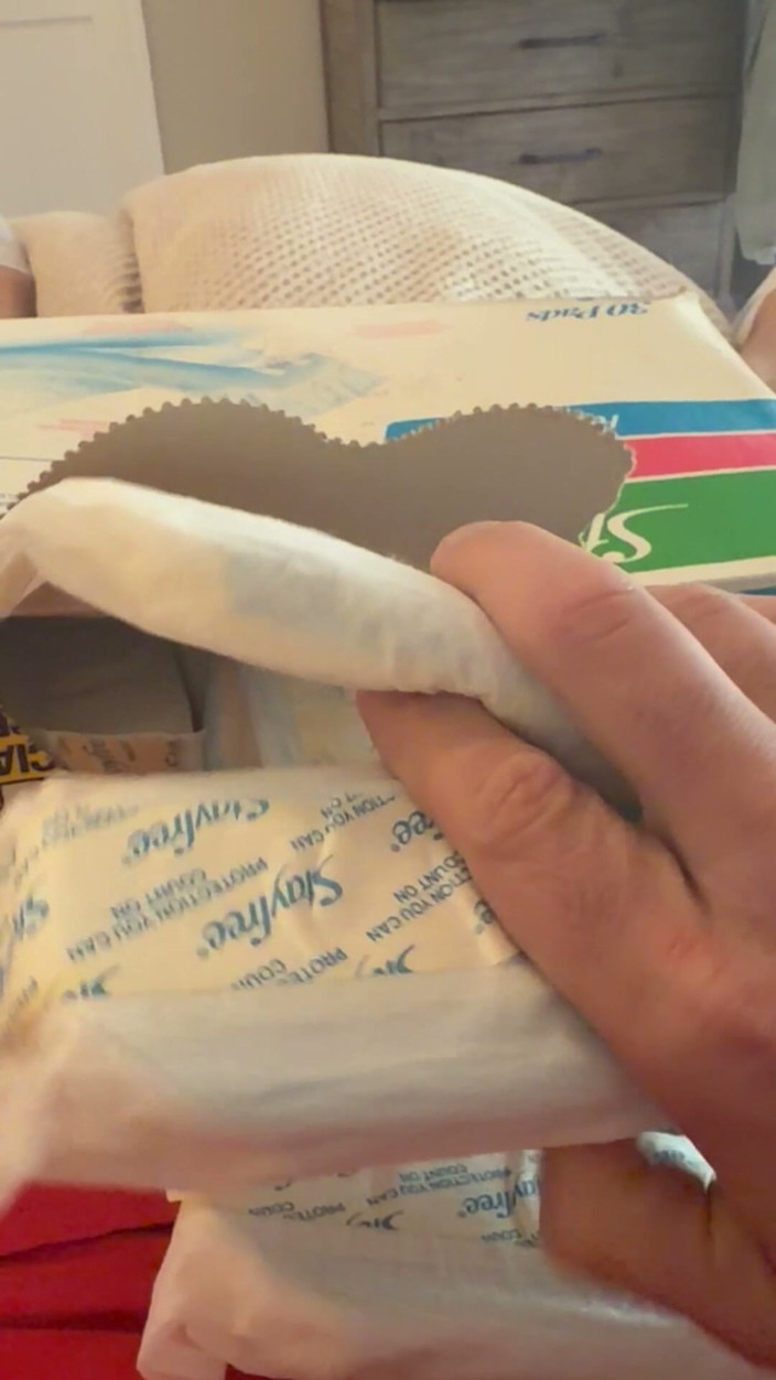 Takepad: Kotex Thin và Stayfree Box làm tình với tinh dịch...