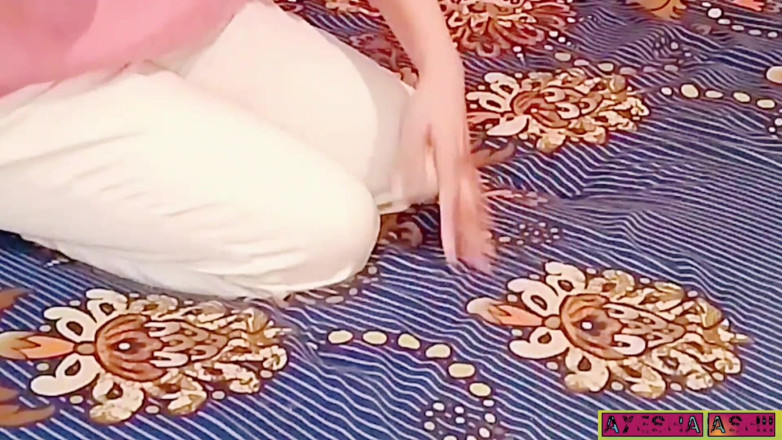 AyeshaAshii: Xem sinh viên xinh đẹp hứng tình này thủ dâm để đạt được nhiều...