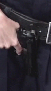 Shelbee Myne和Banks警察局撒尿gmjp-tt4018