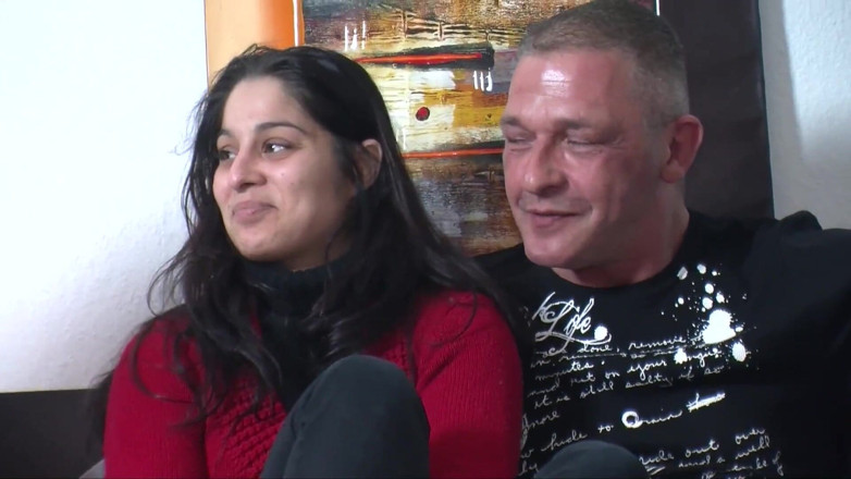 Swinger Friends Germany: Słodka młoda turecka dziewczyna przed kamerą po raz pierwszy