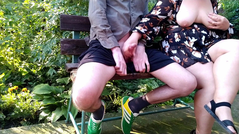 OurFetishLife: Si la belle-mère montre son saggy, le beau-fils jouit vite