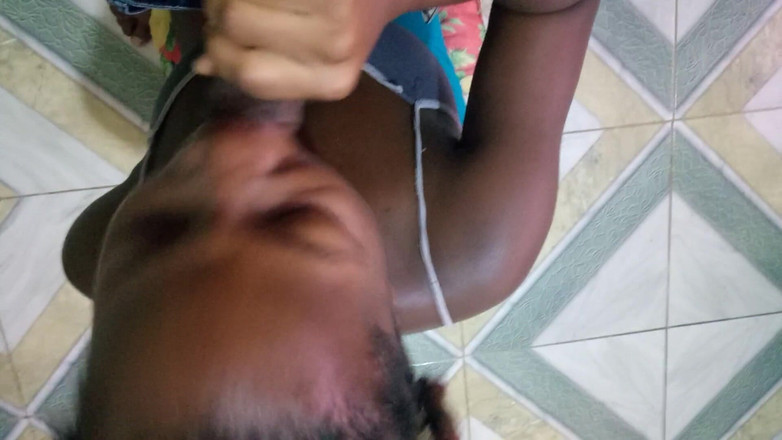 Jhodez1: Nevlastní otec řekl sexy nezbedné ebenové nevlastní dceři, aby si klekla...