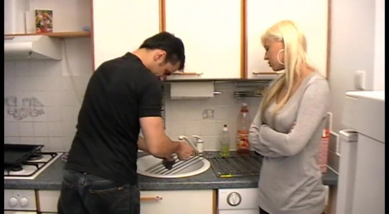 Femdom Austria: Teen needs a tasty dinner and her kitchen to shine