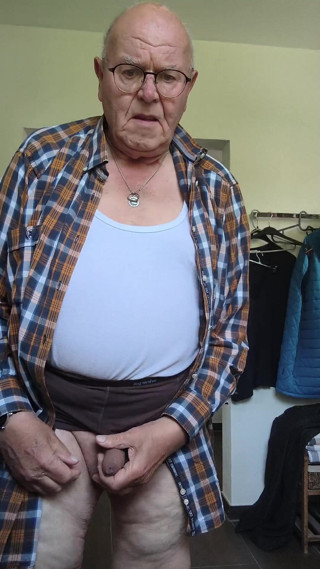 Karlchengeil: Dressing up