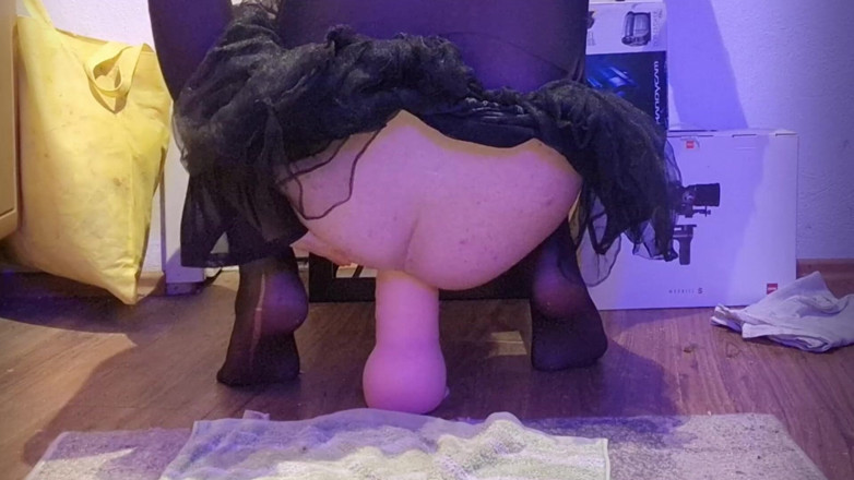 Mask Viola: Un dildo mare în fundul meu