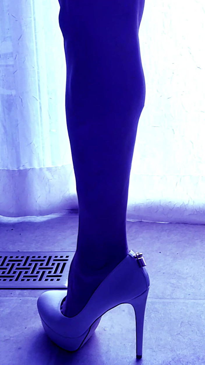 kandiKane: Platform topuklu ve iç çamaşırlı Brezilyalı kadın kılıklı sürtük baştan çıkarma