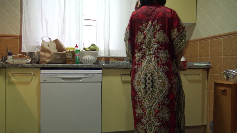 Souzan Halabi: Анальный кримпай покорной пакистанской горничной