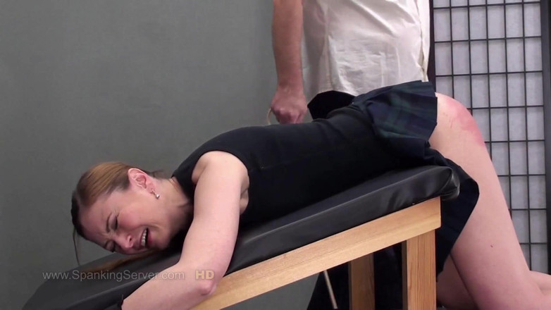 Spanking Server: Brunette Luca Bella stick