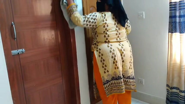 Aria Mia: Indiana empregada é fodida duro pelo chefe quando o escritório estava...