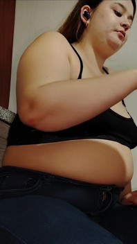 Buổi Nhồi Gà Chiên Hoành Tráng Của Nicole