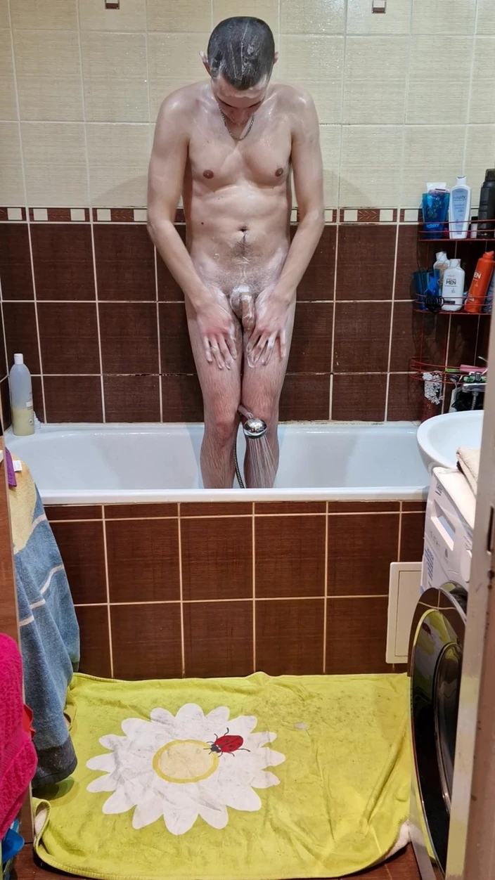 Fap_man93: A quick morning shower for a better start to the...
